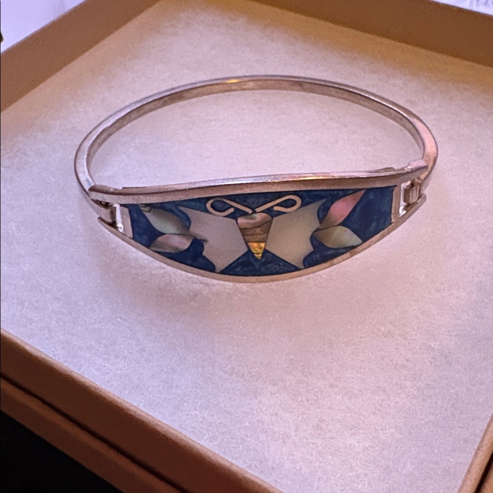 Vintage Silver Butterfly Bracelet - Picture 2 of 4